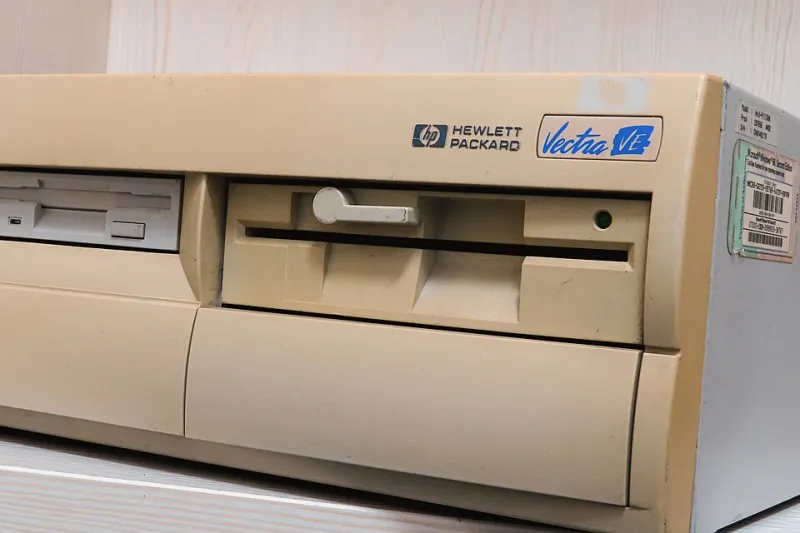 Dead Formats, Real Value: Inside the Obsession With Floppy Disks and Forgotten Storage
